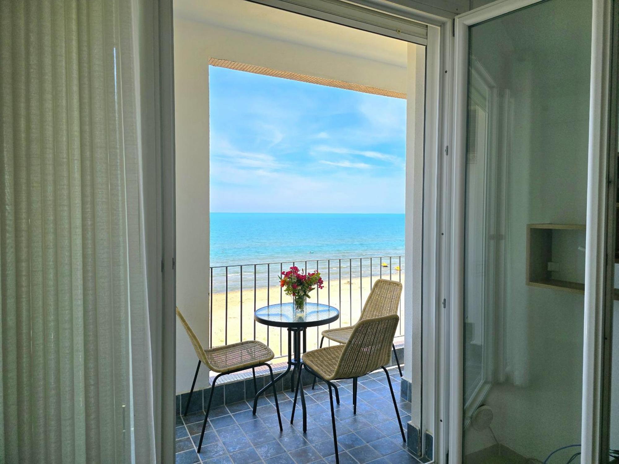 Sea Vista Apartment Durres Bagian luar foto