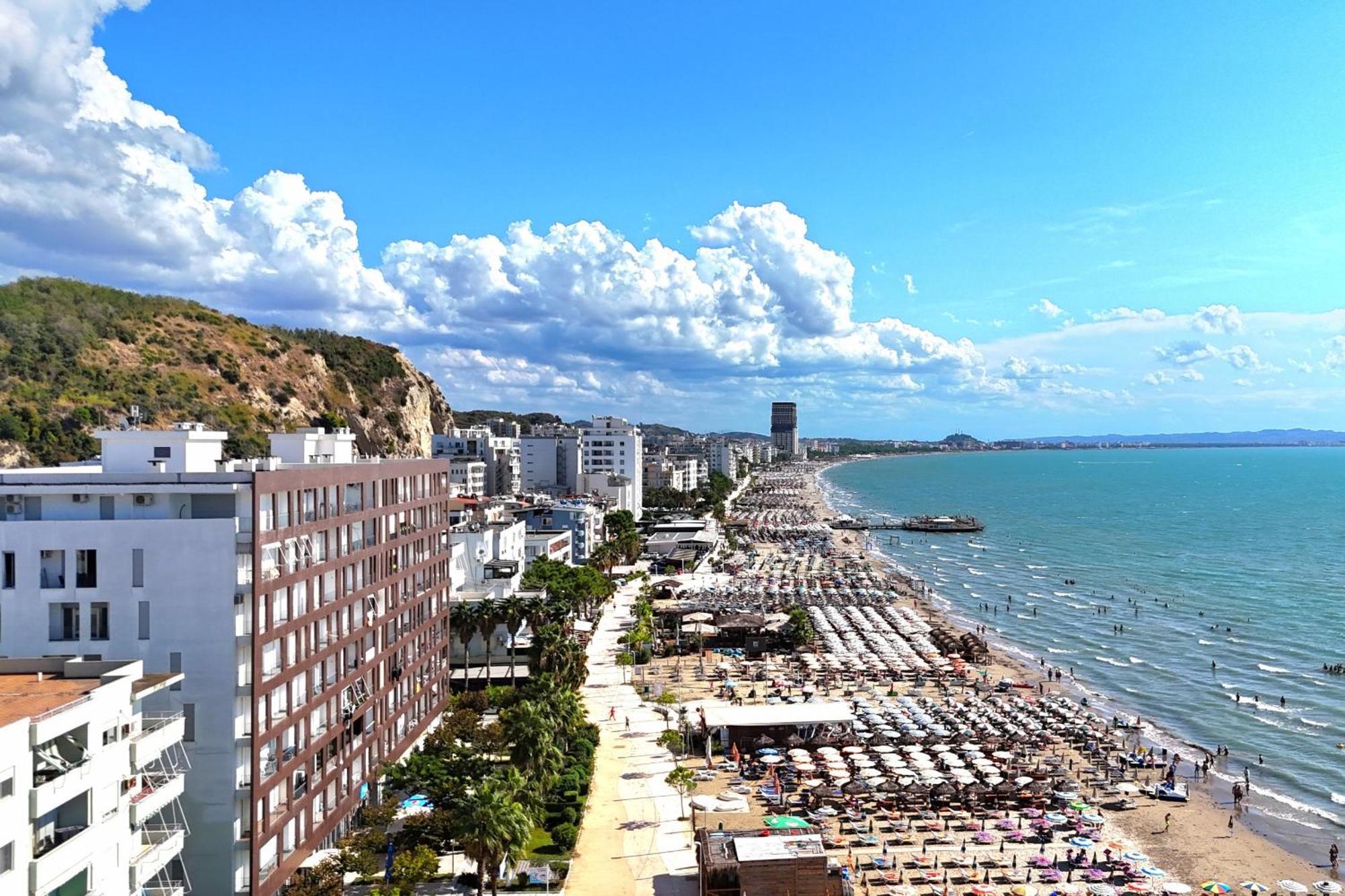 Sea Vista Apartment Durres Bagian luar foto
