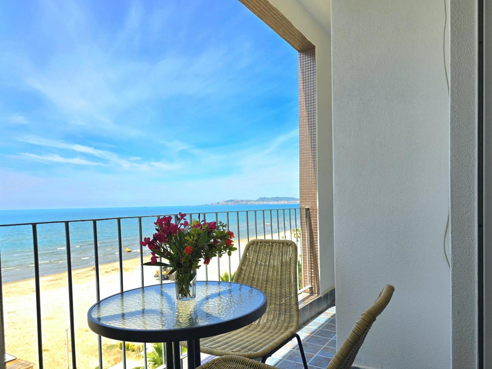 Sea Vista Apartment Durres Bagian luar foto