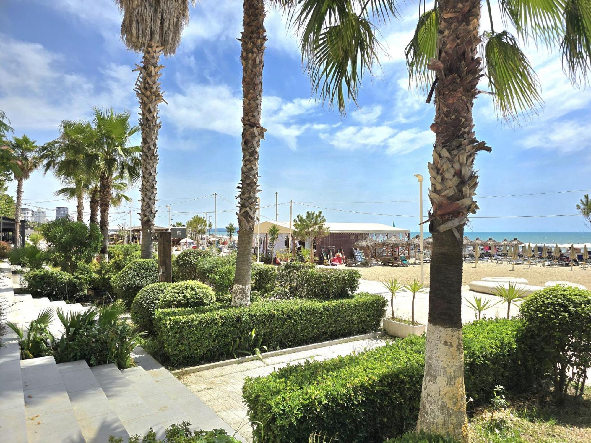 Sea Vista Apartment Durres Bagian luar foto